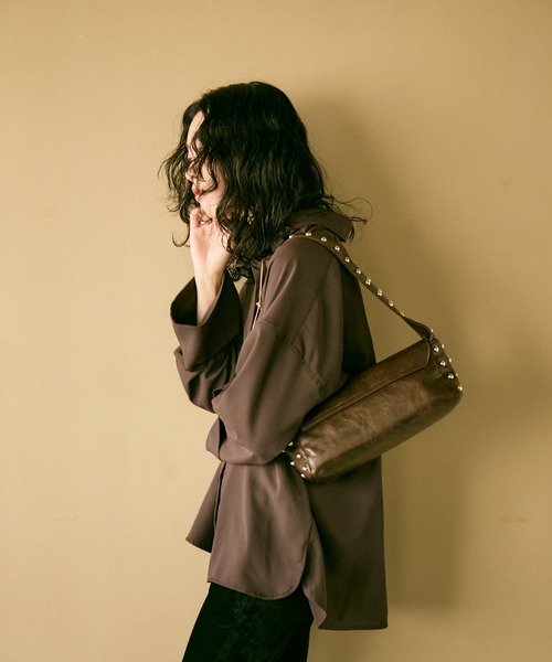 Lutim by u(ルチバイユー)の「Studs frame square bag / スタッズフレームスクエアバック(ショルダーバッグ・レディース・ブラウン/ブラック・FREE)」の18枚目の写真
