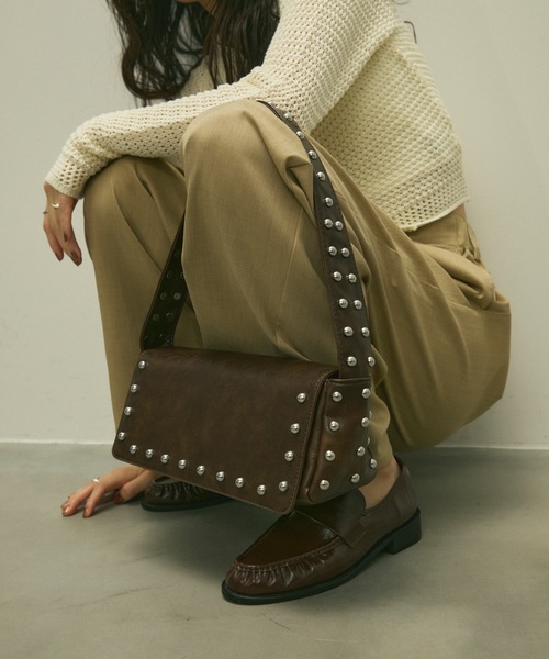 Lutim by u(ルチバイユー)の「Studs frame square bag / スタッズフレームスクエアバック(ショルダーバッグ・レディース・ブラウン/ブラック・FREE)」の22枚目の写真
