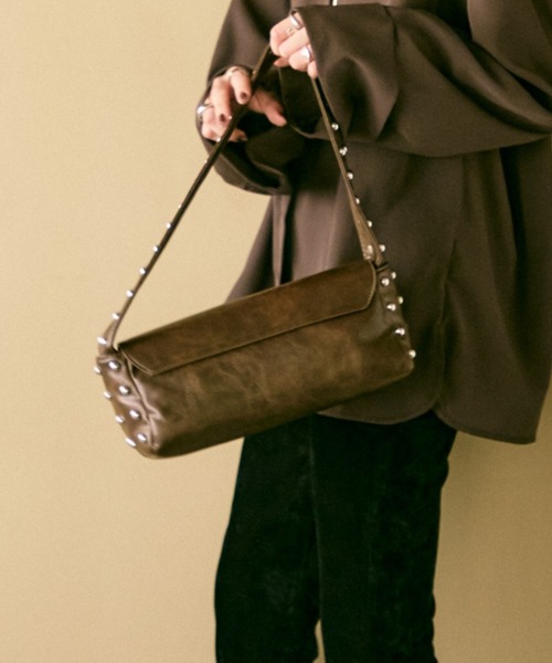 Lutim by u(ルチバイユー)の「Studs frame square bag / スタッズフレームスクエアバック(ショルダーバッグ・レディース・ブラウン/ブラック・FREE)」の21枚目の写真