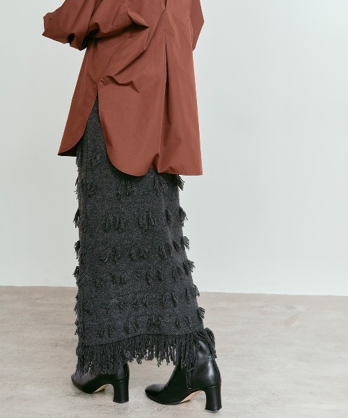 W:Huku(フーク)の「ポイント フリンジ ニット ナロー スカート / Pointed Fringe Knit Narrow Skirt(スカート・レディース・アイボリー/ブラック/チャコール・FREE)」の16枚目の写真