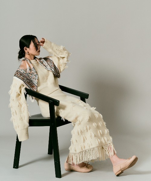 W:Huku(フーク)の「ポイント フリンジ ニット ナロー スカート / Pointed Fringe Knit Narrow Skirt(スカート・レディース・アイボリー/ブラック/チャコール・FREE)」の17枚目の写真
