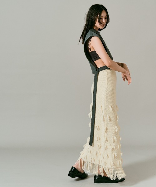 W:Huku(フーク)の「ポイント フリンジ ニット ナロー スカート / Pointed Fringe Knit Narrow Skirt(スカート・レディース・アイボリー/ブラック/チャコール・FREE)」の8枚目の写真
