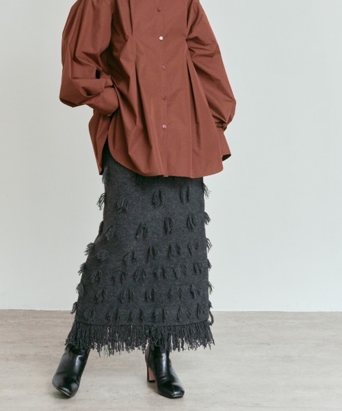 W:Huku(フーク)の「ポイント フリンジ ニット ナロー スカート / Pointed Fringe Knit Narrow Skirt(スカート・レディース・アイボリー/ブラック/チャコール・FREE)」の4枚目の写真