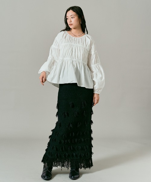 W:Huku(フーク)の「ポイント フリンジ ニット ナロー スカート / Pointed Fringe Knit Narrow Skirt(スカート・レディース・アイボリー/ブラック/チャコール・FREE)」の7枚目の写真