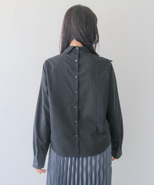 HER CLOSET(ハークローゼット)の「【HER CLOSET】25AW新作 フリルシャツブラウス FRILL SHIRT BLOUSE(シャツ/ブラウス・レディース・ブラック/アイボリー/ライトベージュ・MEDIUM)」の2枚目の写真