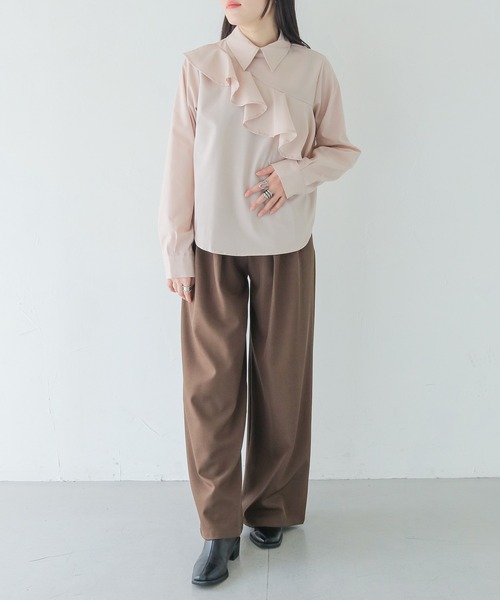 HER CLOSET(ハークローゼット)の「【HER CLOSET】25AW新作 フリルシャツブラウス FRILL SHIRT BLOUSE(シャツ/ブラウス・レディース・ブラック/アイボリー/ライトベージュ・MEDIUM)」の21枚目の写真