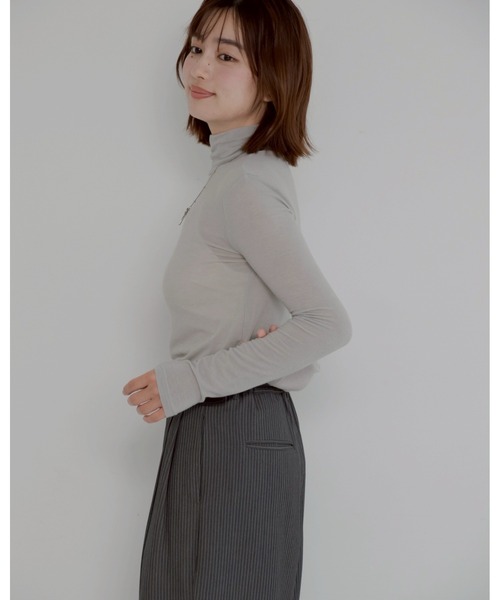 JUMELLE（ジュメロ）の「テンセルウールタートル（ニット/セーター・レディース・グレー・MEDIUM）」の4枚目の写真