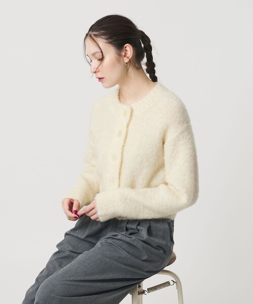 BEAUTY&YOUTH UNITED ARROWS(ビューティーアンドユースユナイテッドアローズ)の「ウールブレンド ブークレ クルーネックカーディガン(カーディガン/ボレロ・レディース・ロイヤルブルー/ブラック/オフホワイト・FREE)」の5枚目の写真