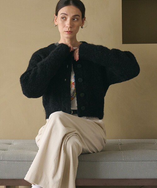 BEAUTY&YOUTH UNITED ARROWS(ビューティーアンドユースユナイテッドアローズ)の「ウールブレンド ブークレ クルーネックカーディガン(カーディガン/ボレロ・レディース・ロイヤルブルー/ブラック/オフホワイト・FREE)」の11枚目の写真