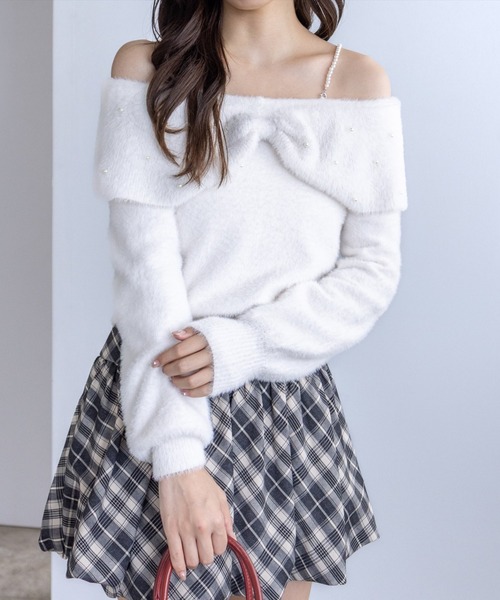 【新品未開封】ミストレアス フェザーブルームオフショルダーニットトップス 希少 セール】パールデザインフェザーオフショルニットトップス[大人