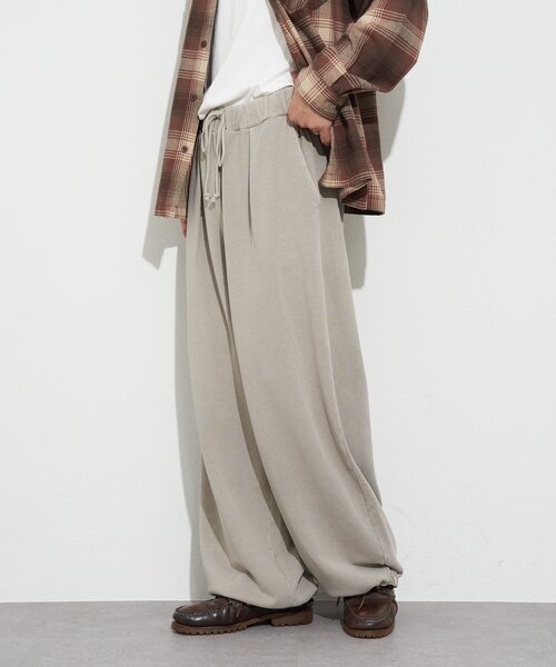 CIAOPANIC（チャオパニック）の「ピグメントワイドスウェットパンツ（その他パンツ・メンズ・チャコールグレー/グレイッシュベージュ・LARGE/MEDIUM）」の9枚目の写真