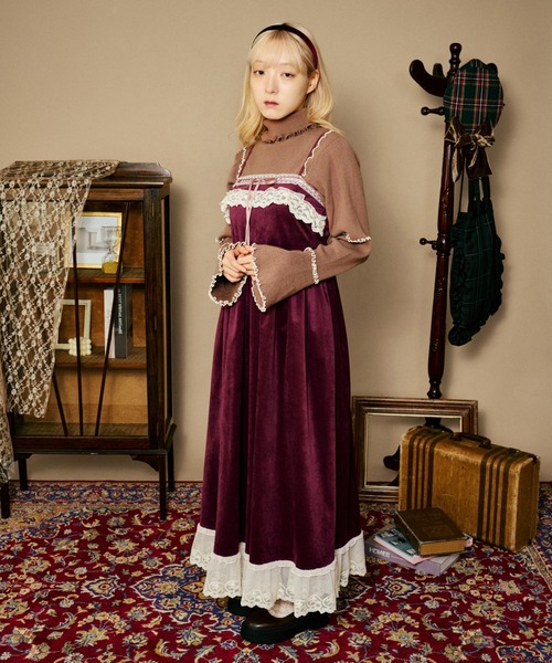 kutir(クティール)の「【クティールとレトロ】【着丈が選べる!】レースドッキングベロアキャミワンピース(ワンピース・レディース・アイボリー/ブラウン/ボルドー・SMALL/LARGE)」の5枚目の写真