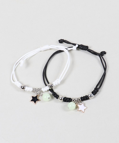SPINNS(スピンズ)の「【2個セット】ビーズブレスレット/メタルクローバー(ブレスレット・レディース・ブラック×ホワイト・ONESIZE)」の1枚目の写真