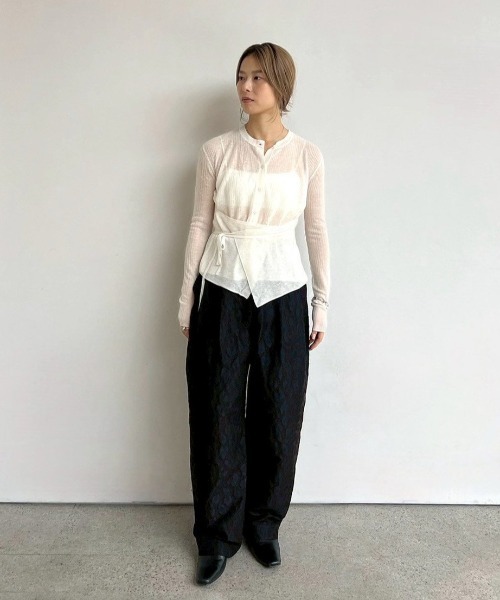 anuke（アンヌーク）の「Wool Cachecoeur Cardigan（カーディガン/ボレロ・レディース・チャコールグレー/アイボリー・FREE）」の3枚目の写真