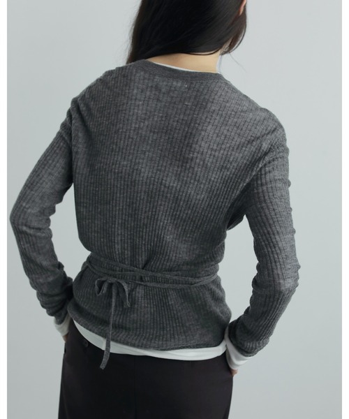 anuke（アンヌーク）の「Wool Cachecoeur Cardigan（カーディガン/ボレロ・レディース・チャコールグレー/アイボリー・FREE）」の13枚目の写真