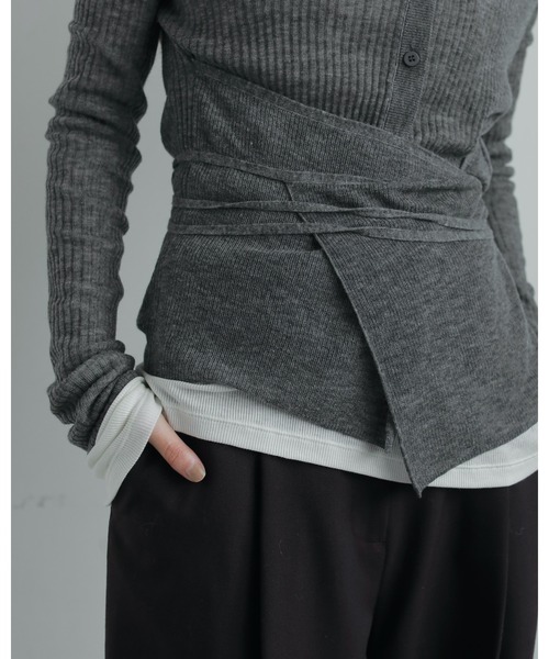 anuke（アンヌーク）の「Wool Cachecoeur Cardigan（カーディガン/ボレロ・レディース・チャコールグレー/アイボリー・FREE）」の14枚目の写真