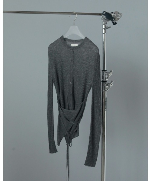 anuke（アンヌーク）の「Wool Cachecoeur Cardigan（カーディガン/ボレロ・レディース・チャコールグレー/アイボリー・FREE）」の18枚目の写真