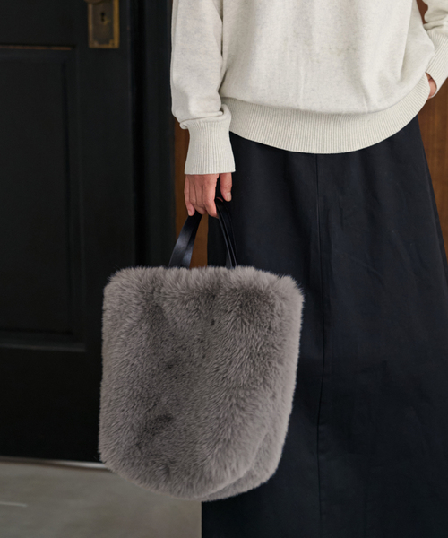 JOURNAL STANDARD relume（ジャーナルスタンダード　レリューム）の「《追加》RELUMEファーバッグ（ハンドバッグ・レディース・ネイビー/ベージュ/チャコールグレー・FREE）」の6枚目の写真