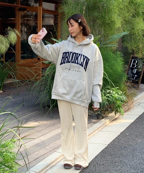 Teem Store(チームストア)の「【裏起毛】英字刺繍ビッグシルエットパーカー(パーカー・レディース・オートミール/ネイビー/グレー・F)」の22枚目の写真