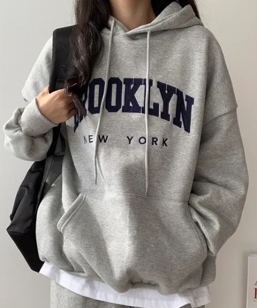 Teem Store(チームストア)の「【裏起毛】英字刺繍ビッグシルエットパーカー(パーカー・レディース・オートミール/ネイビー/グレー・F)」の11枚目の写真