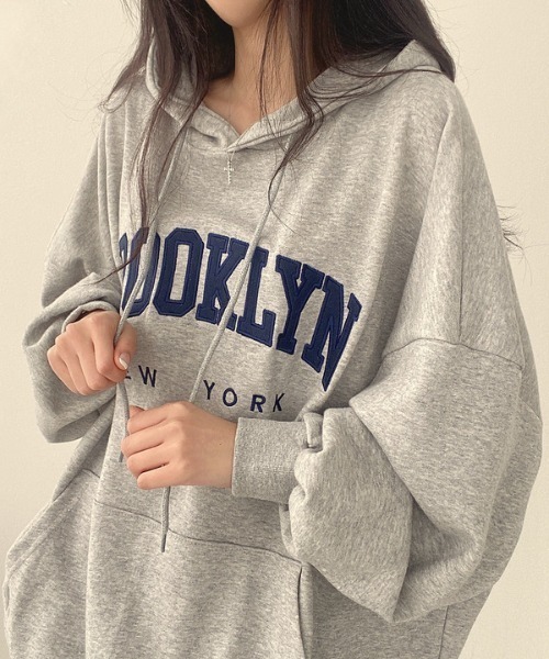 Teem Store(チームストア)の「【裏起毛】英字刺繍ビッグシルエットパーカー(パーカー・レディース・オートミール/ネイビー/グレー・F)」の5枚目の写真