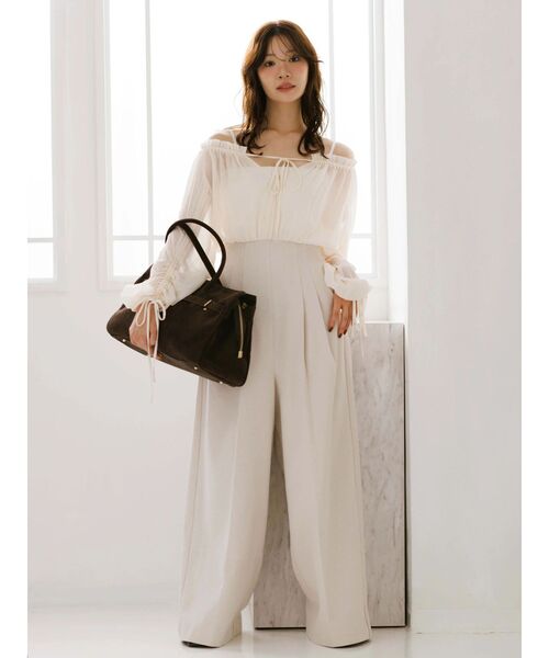 MERCURYDUO（マーキュリーデュオ）の「ボリュームスリーブドッキングロンパース（ワンピース・レディース・アイボリー/ブラック・SMALL/MEDIUM）」の2枚目の写真