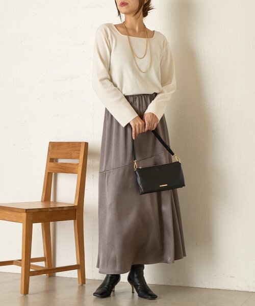 Jena espace merveilleux(ジェナ エスパスメルヴェイユ)の「《さわゆい企画》【WEB限定 】スクエアネックニット(ニット/セーター・レディース・ブラック/オフホワイト・FREE)」の4枚目の写真