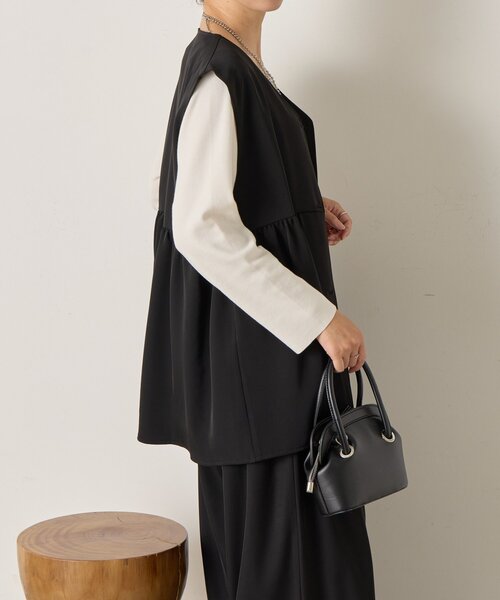 Jena espace merveilleux(ジェナ エスパスメルヴェイユ)の「《さわゆい企画》【WEB限定 】スクエアネックニット(ニット/セーター・レディース・ブラック/オフホワイト・FREE)」の13枚目の写真