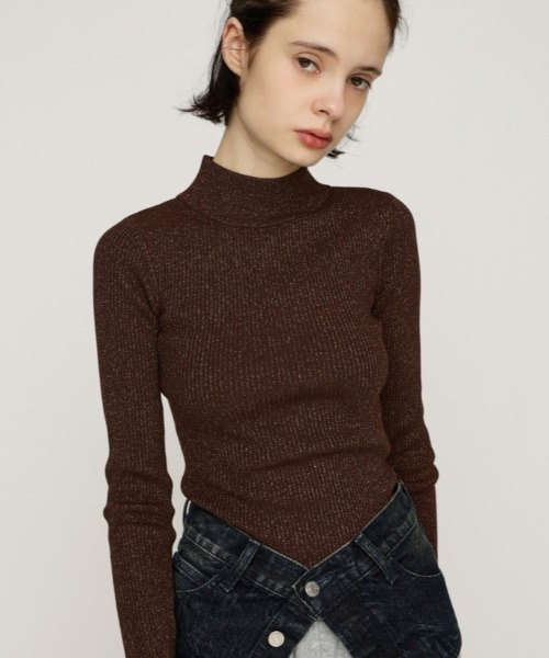 SLY（スライ）の「GLITTER COMPACT TOPS グリッター コンパクト トップス 秋服 冬服（ニット/セーター・レディース・ブラック/アイボリー/レッド/ブラウン・1/2）」の3枚目の写真