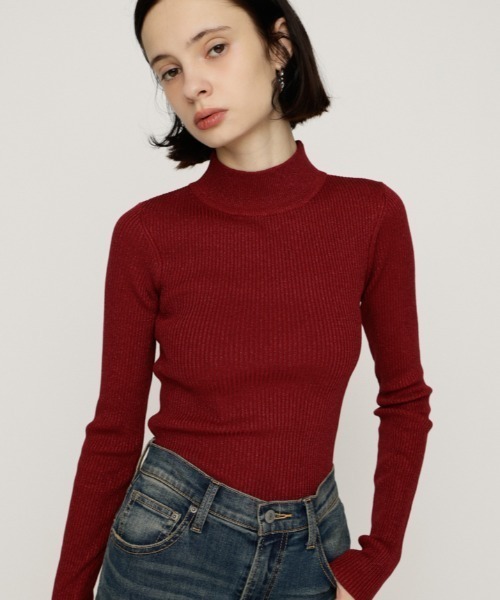 SLY（スライ）の「GLITTER COMPACT TOPS グリッター コンパクト トップス 秋服 冬服（ニット/セーター・レディース・ブラック/アイボリー/レッド/ブラウン・1/2）」の4枚目の写真