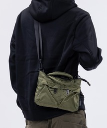 GERRY（ジェリー）の「【Y】〔GERRY/ジェリー〕ダブルポケット ヘルメットバッグ（ショルダーバッグ）」