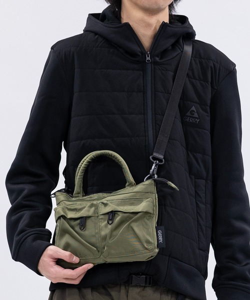 GERRY（ジェリー）の「【Y】〔GERRY/ジェリー〕ダブルポケット ヘルメットバッグ（ショルダーバッグ・メンズ・ダークグリーン/ブラック・FREE）」の6枚目の写真