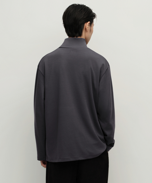 MUSINSA STANDARD（ムシンサスタンダード）の「[ヒートタンダード] タートルネック長袖Tシャツ [ガンメタル]（Tシャツ/カットソー・メンズ・その他・MEDIUM/LARGE/X-LARGE/XX-LARGE/XXX-LARGE/SMALL）」の3枚目の写真