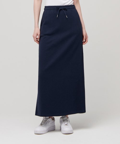 MUSINSA STANDARD WOMAN(ムシンサスタンダードウーマン)の「レディーススウェットマキシスカート【ネイビー】(スカート・レディース・その他・SMALL/MEDIUM/LARGE/X-SMALL)」の1枚目の写真