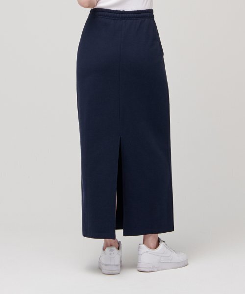 MUSINSA STANDARD WOMAN(ムシンサスタンダードウーマン)の「レディーススウェットマキシスカート【ネイビー】(スカート・レディース・その他・SMALL/MEDIUM/LARGE/X-SMALL)」の2枚目の写真