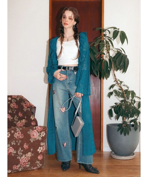 EVRIS（エヴリス）の「ビジューハートカッティングワイドデニムパンツ（デニムパンツ・レディース・ブラック/ブルー・SMALL/MEDIUM）」の9枚目の写真