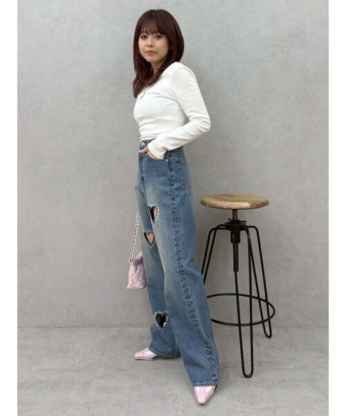 EVRIS(エヴリス)の「【着用動画あり】ビジューハートカッティングワイドデニムパンツ 春服(デニムパンツ・レディース・ブラック/ブルー・SMALL/MEDIUM)」の17枚目の写真