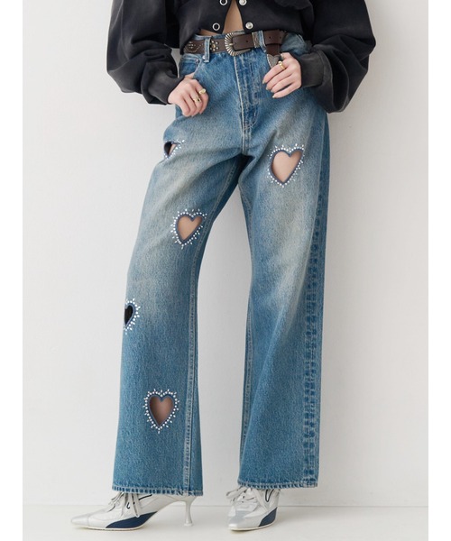 EVRIS（エヴリス）の「ビジューハートカッティングワイドデニムパンツ（デニムパンツ・レディース・ブラック/ブルー・SMALL/MEDIUM）」の2枚目の写真