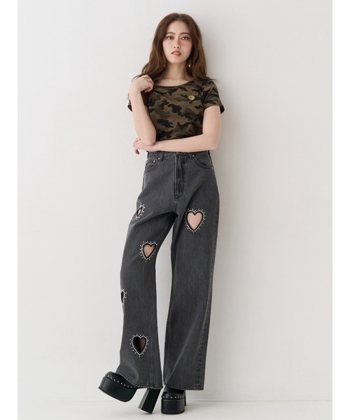 EVRIS（エヴリス）の「ビジューハートカッティングワイドデニムパンツ（デニムパンツ・レディース・ブラック/ブルー・SMALL/MEDIUM）」の4枚目の写真