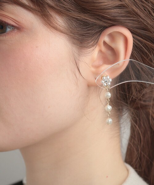 couture brooch(クチュールブローチ)の「フラワーモチーフイヤリング(イヤリング・レディース・ゴールド・00)」の5枚目の写真