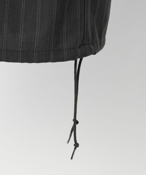 LOEFF（ロエフ）の「＜LOEFF＞ヘリンボン ストライプ フードシャツ UNISEX（シャツ/ブラウス・レディース・ダークグレー・1/0/2）」の6枚目の写真