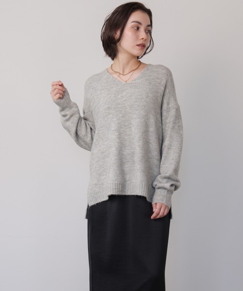 Bou Jeloud（ブージュルード）の「ヤクライクＶネックニットプルオーバー（ニット/セーター・レディース・グリーン/ブラウン/ライトグレー・FREE）」の8枚目の写真