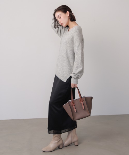 Bou Jeloud（ブージュルード）の「ヤクライクＶネックニットプルオーバー（ニット/セーター・レディース・グリーン/ブラウン/ライトグレー・FREE）」の10枚目の写真