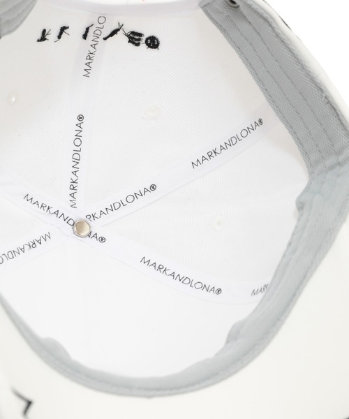 MARK & LONA（マークアンドロナ）の「Lexa Emblem Cap | MEN and WOMEN（キャップ・メンズ・ホワイト/ブラック・SMALL/MEDIUM）」の8枚目の写真