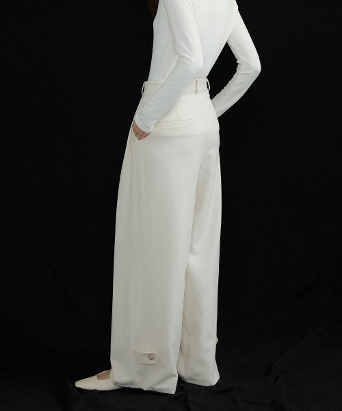 LUCIR ZU(ルシールズ)の「Monet wide slacks (ivory)(スラックス・レディース・その他・SMALL/MEDIUM)」の2枚目の写真