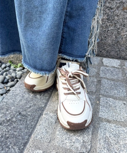 Shoes in Closet（シューズインクローゼット）の「厚底 ボリューム ツートーンカラー ダブルシューレース スニーカー 399（スニーカー・レディース・グレー/ベージュ・LL/S/M/L）」の3枚目の写真