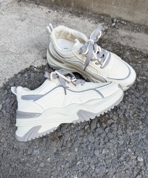 Shoes in Closet（シューズインクローゼット）の「厚底 ボリューム ツートーンカラー ダブルシューレース スニーカー 399（スニーカー・レディース・グレー/ベージュ・LL/S/M/L）」の17枚目の写真