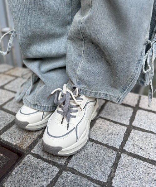 Shoes in Closet（シューズインクローゼット）の「厚底 ボリューム ツートーンカラー ダブルシューレース スニーカー 399（スニーカー・レディース・グレー/ベージュ・LL/S/M/L）」の10枚目の写真