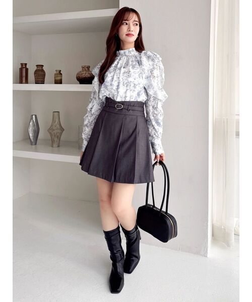 dazzlin(ダズリン)の「Vカットミニプリーツスカート(スカート・レディース・アイボリー/チャコールグレー/その他1/ブラック・MEDIUM/SMALL)」の10枚目の写真