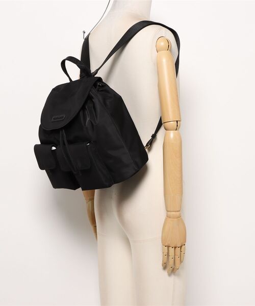 COLE HAAN（コールハーン）の「ナイロン フラップ バックパック womens（バックパック/リュック・レディース・ブラック・OSFA）」の8枚目の写真